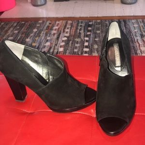 Banana Republic Black suede open toe shoe, sz 6